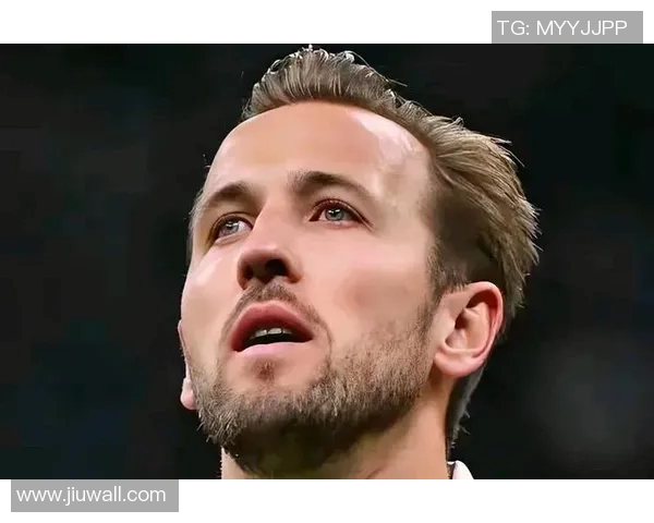 法国足球明星泪洒赛场背后故事揭示情感与压力的交织